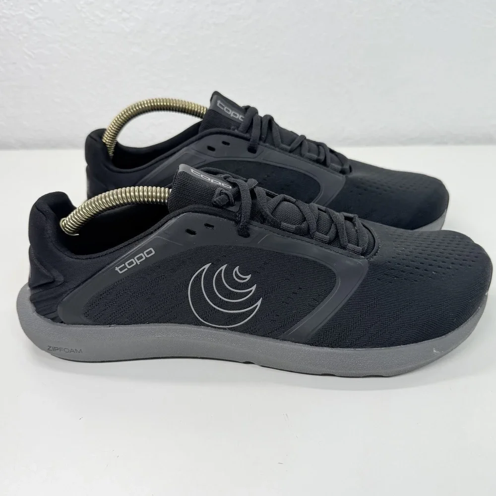 Topo Athletics ST-5 Black Gray Athletic Running Sneakers Men's Size 8.5